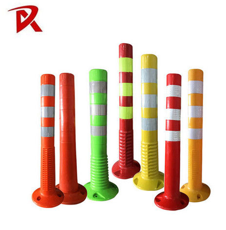 Latest company news about 2024 Sécurité routière PU 750 mm Orange Traffic Flexible Bollard Délineur réfléchissant Postes d'avertissement