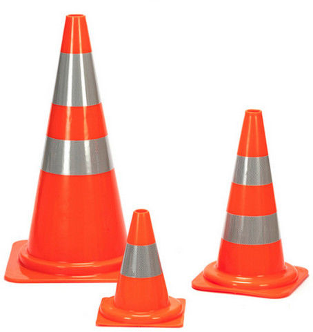 Latest company news about Orange Rouge Pop Up Pvc Réflecteur de sécurité routière cône pour aucun stationnement 50cm 20inches