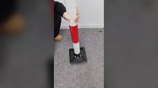 Installation de poteaux de délinéation flexibles